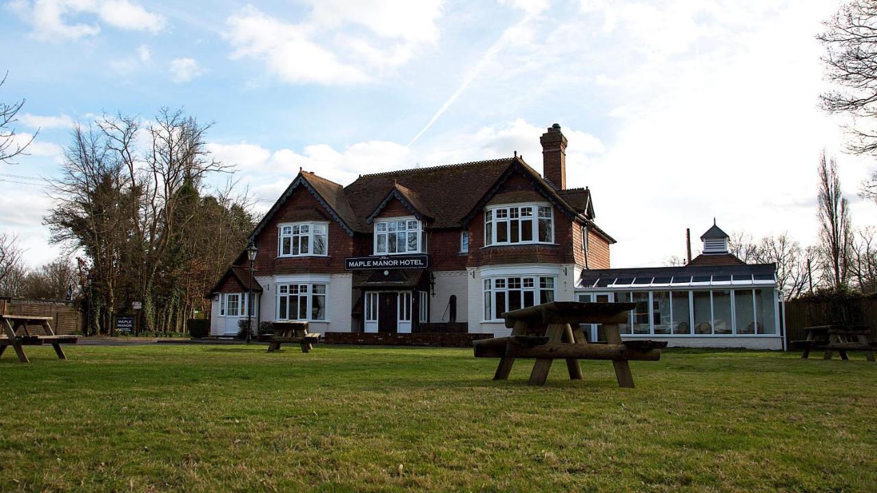 The Maple Manor Hotel Crawley  Eksteriør bilde