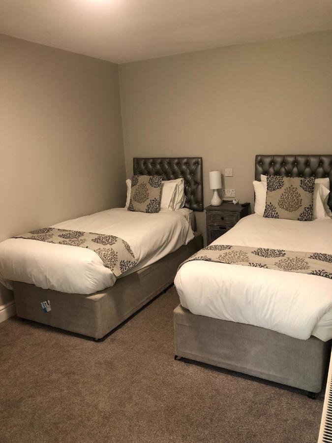 The Maple Manor Hotel Crawley  Eksteriør bilde